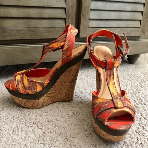 JUST FAB Platforms Super HoT HaUtE - Size 8 - Picture 2 of 4